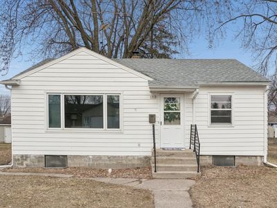 1513 N Armstrong Ave, Glencoe, MN, 55336