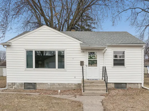 1513 N Armstrong Ave, Glencoe, MN 55336