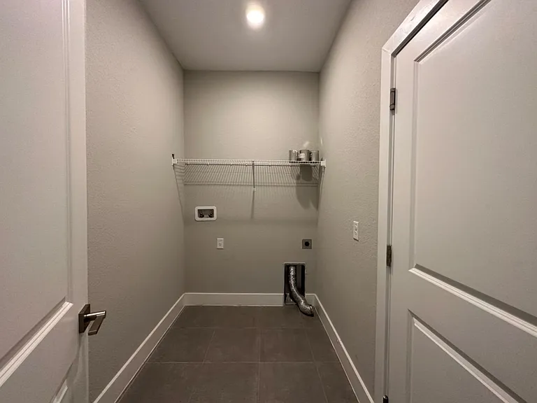 207 Begonia Ln — Photo 13