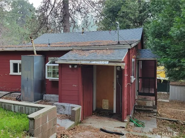 390 Redwood Dr, Crestline, CA 92325