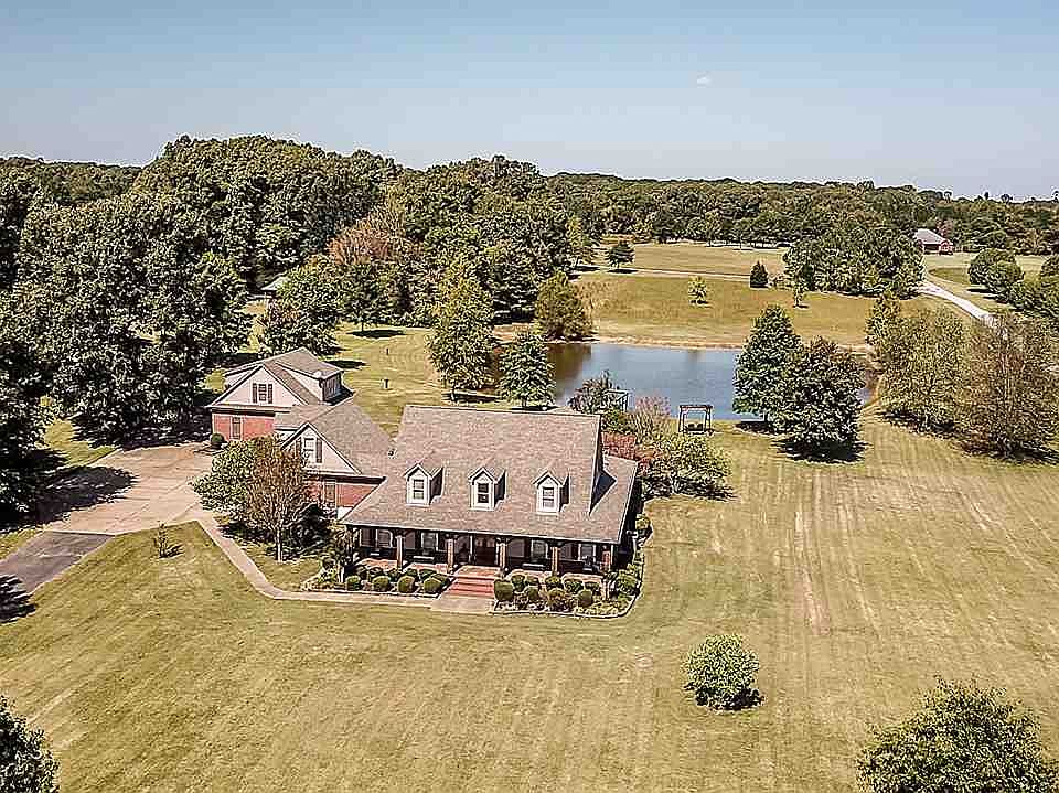 1st image of 820 Jones Chapel Dr