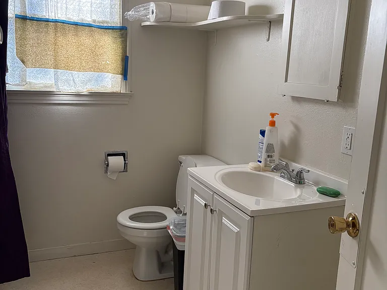 323 I St — Photo 5