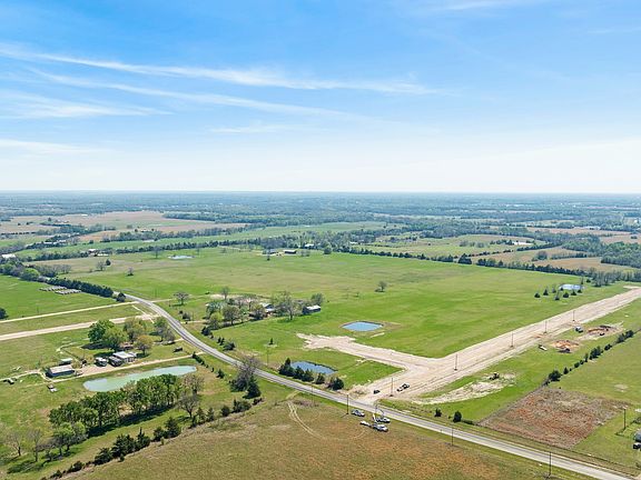 3rd image of 306 Private Rd