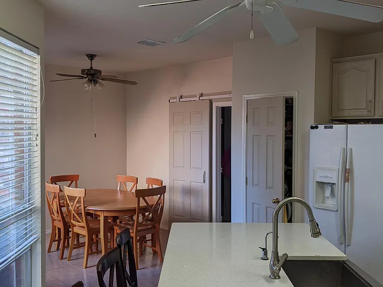 Kitchen and breakfast nook
comes empty with no table