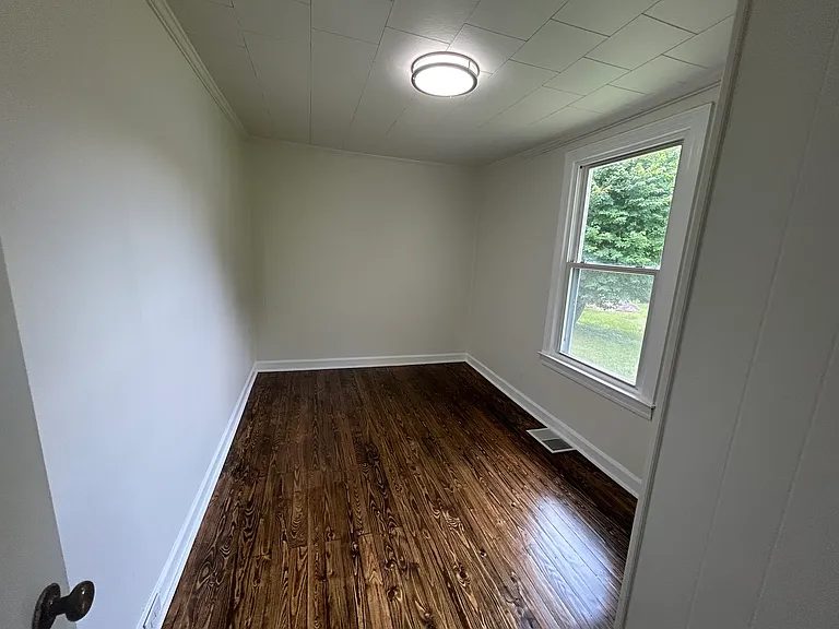 142 Chestnut St — Photo 6