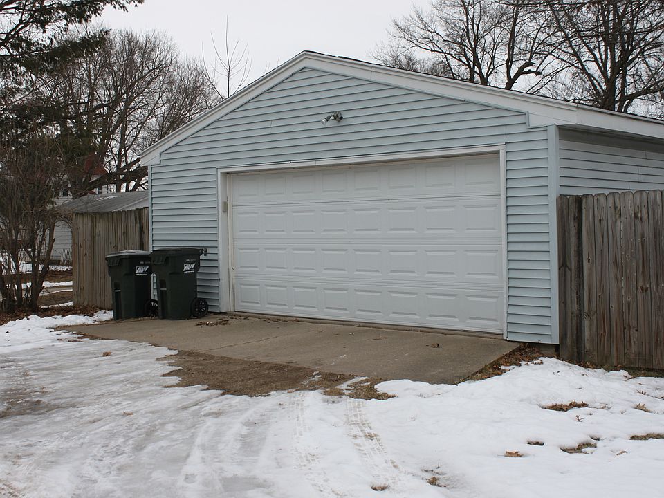 2nd image of 1107 2nd Ave
