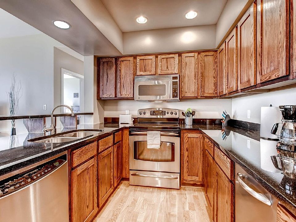 2nd image of 107 E Bonneville Ave #6A