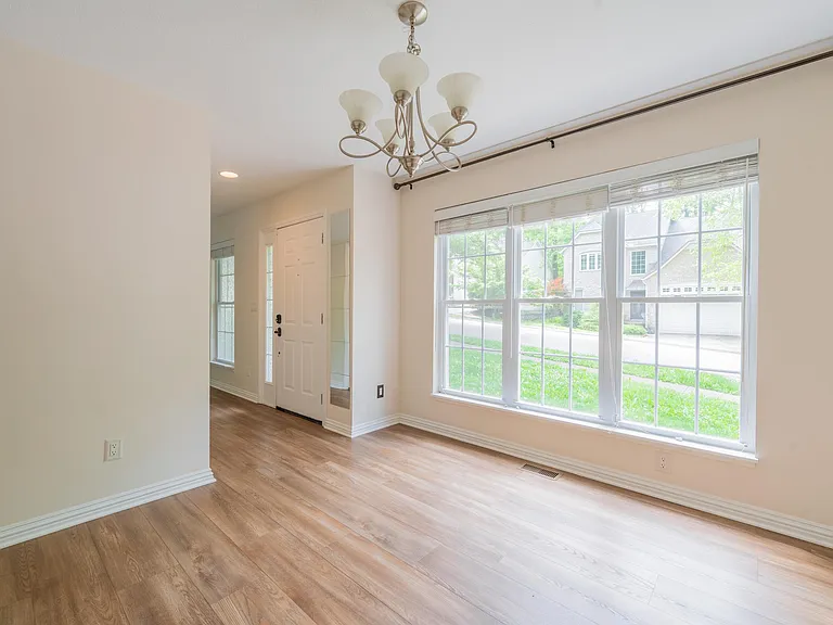 1115 E Azalea Ln — Photo 16