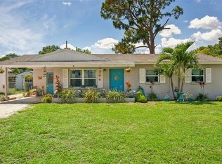 2526 Stratford Dr, Sarasota, FL 34232