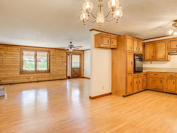 5th image of 401 Lakeland Dr