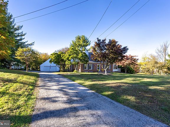 2nd image of 120 Ferry Ln