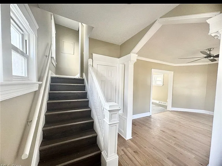 9606 Parmelee Ave — Photo 9