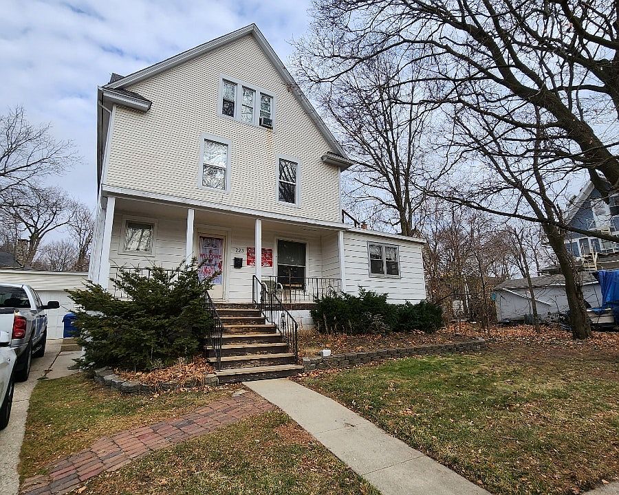 Front exterior of property