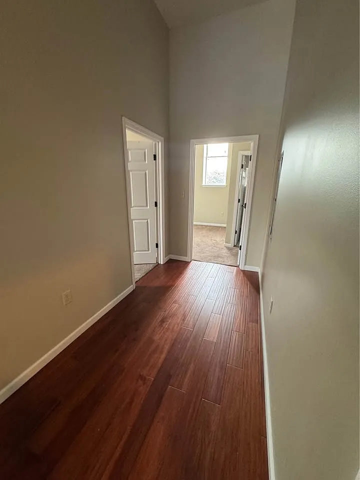 2 bed, 1180 sqft, $1,300 — Photo 2