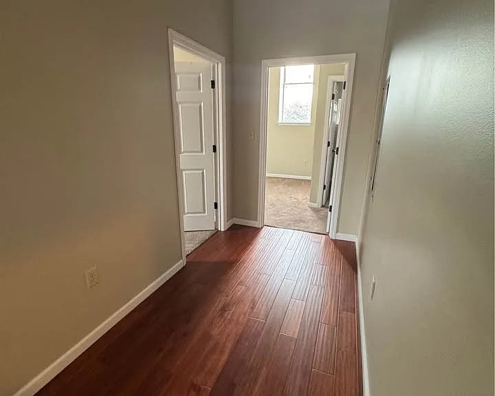 115 N Market St #2A — Photo 2