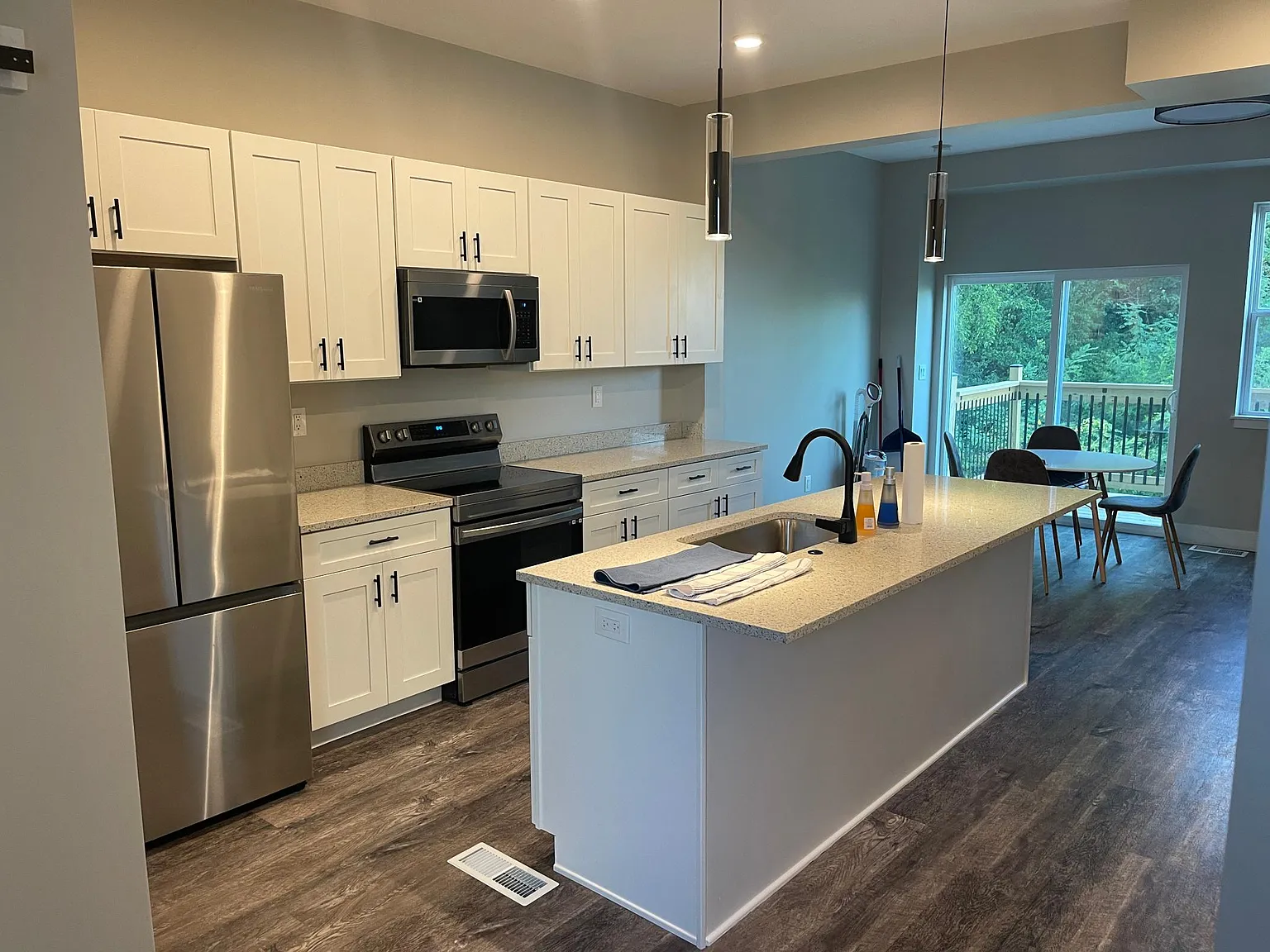 526 Hale Ave — Photo 1