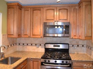 2615 Lighthouse Ln, Parlin, NJ 08859