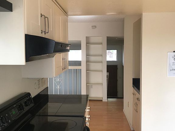 5th image of 4034 La Jolla Village Dr