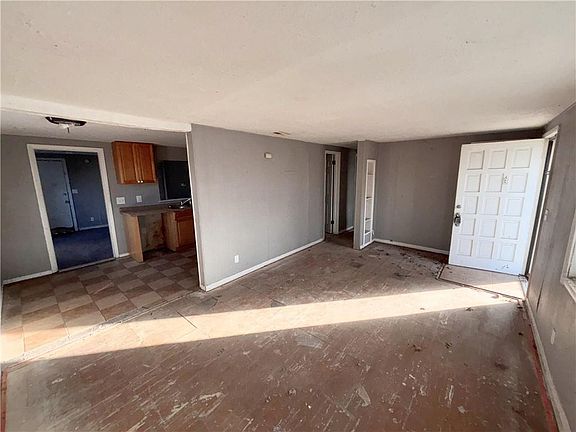 5th image of 6808 E 162nd St