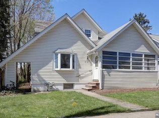 13-10 Arnold St, Fair Lawn, NJ 07410
