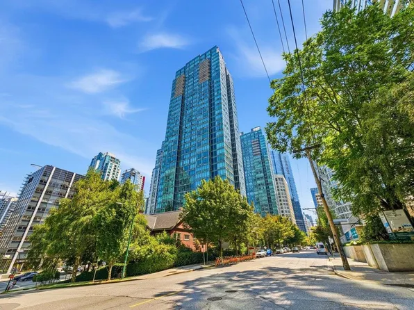 1288 Georgia St W #2603, Vancouver, BC V6E 4R3