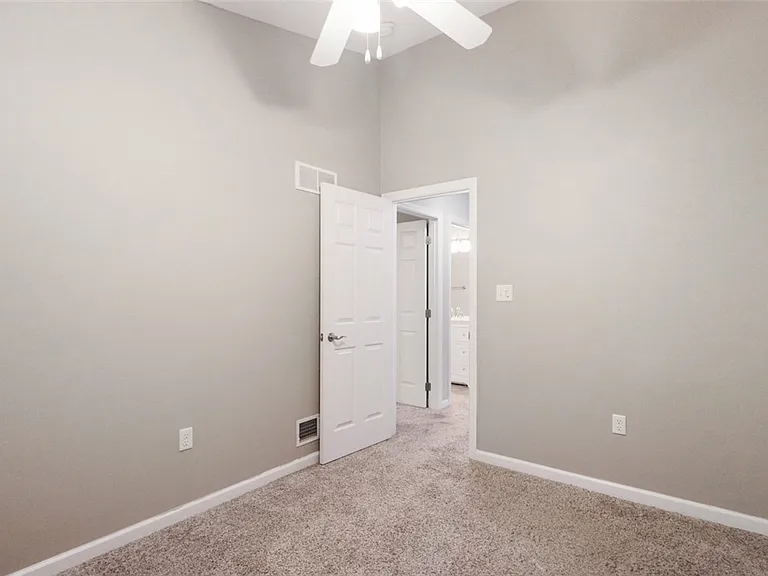 10550 Cherry Grove Ct — Photo 18