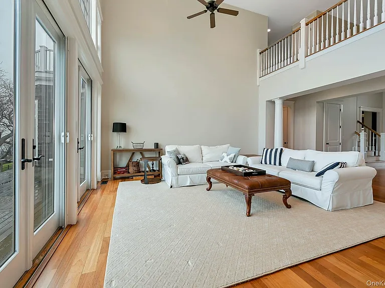 580 Lloyds Ln — Photo 11
