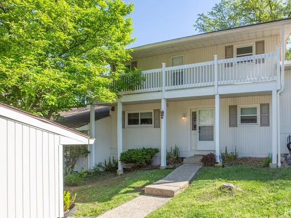 11581 Village Ln, Evansville, IN 47725