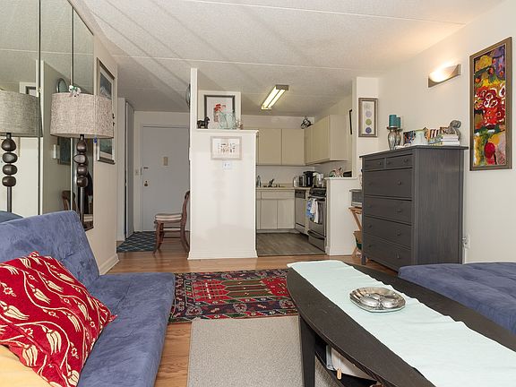 3rd image of 300 W 110th St APT 17F