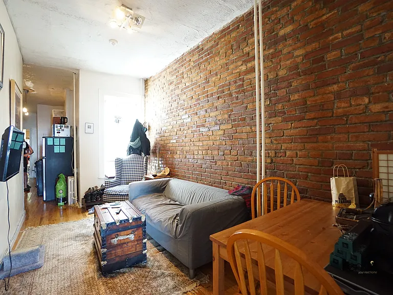 1354 Willoughby Ave #2L — Photo 1