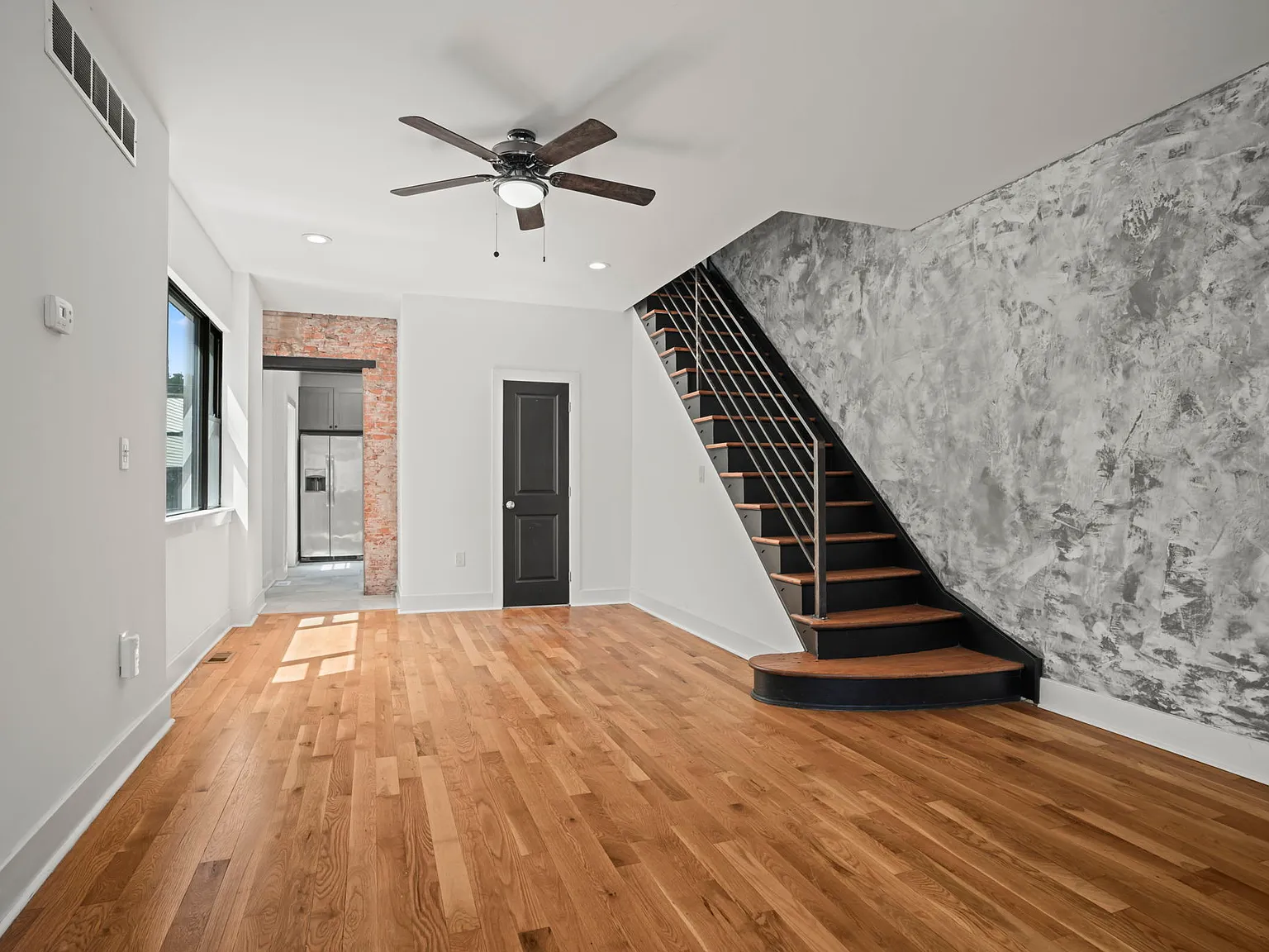 3 bed, 2100 sqft, $2,550 — Photo 4