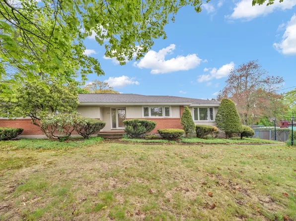 35 Peters St #1, North Andover, MA 01845