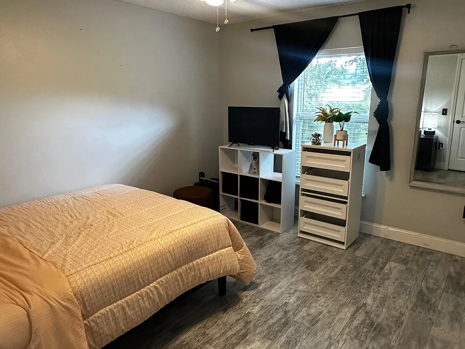 5 bed, 2222 sqft, $750 — Photo 4