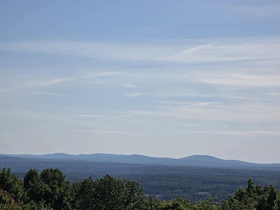 3rd image of 40 Skyline Drive