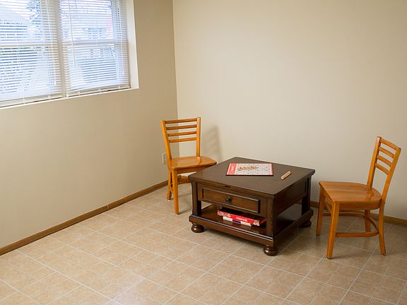 3rd image of 260 Amfield Ct