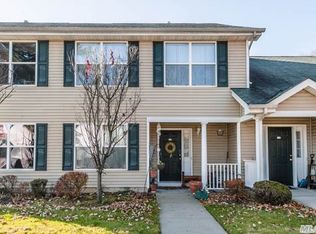 116 Autumn Ct, Bay Shore, NY 11706