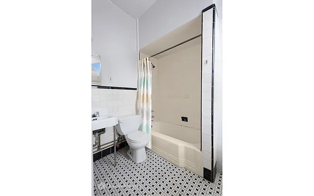 Rented by Douglas Elliman | media 10