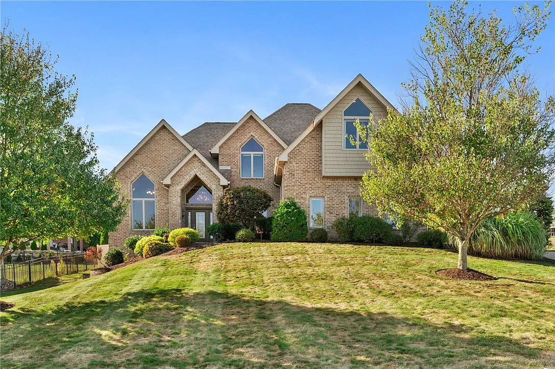 339 Kathy Dr photo 1