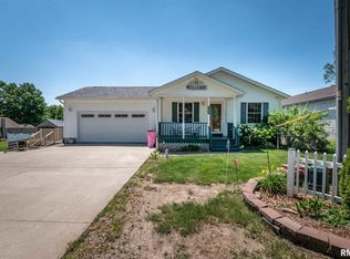 206 10th Ave, Colona, IL 61241