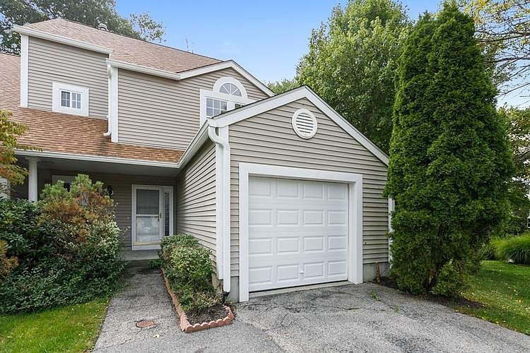 maple brook front picture