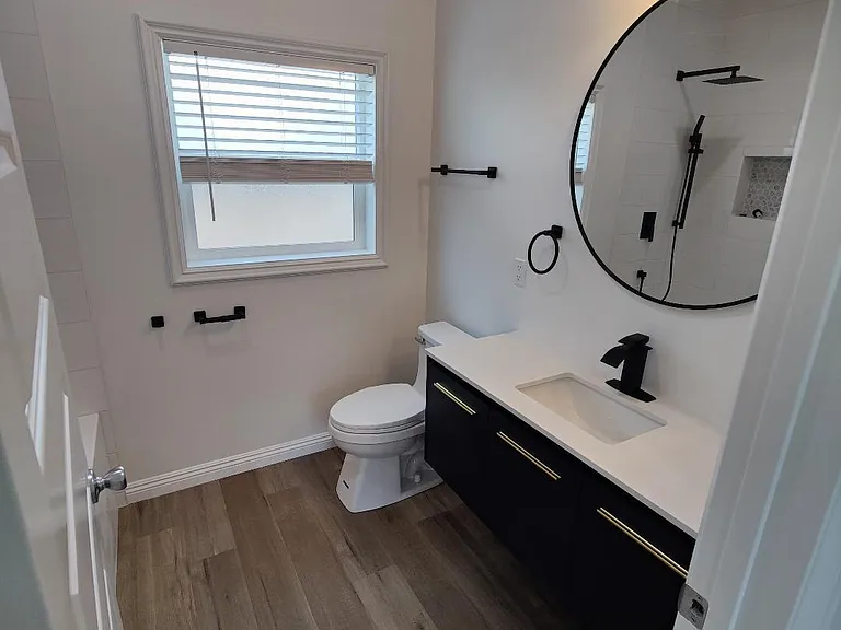 719B N Vine Ave — Photo 7