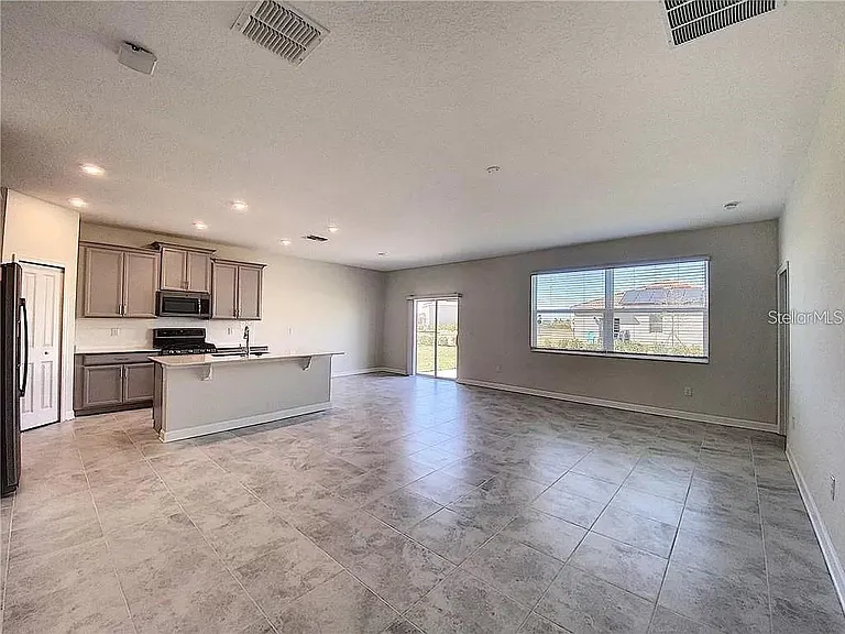 1307 Oak Crest St — Photo 13
