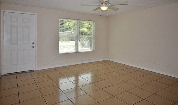 4th image of 9076 Jefferson Ave