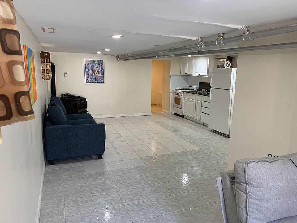 1st image of 2559 Fenton Ave #1