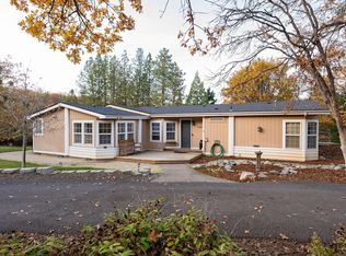 2285 Jasmine Ave, Medford, OR 97501