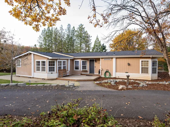 2285 Jasmine Ave, Medford, OR 97501