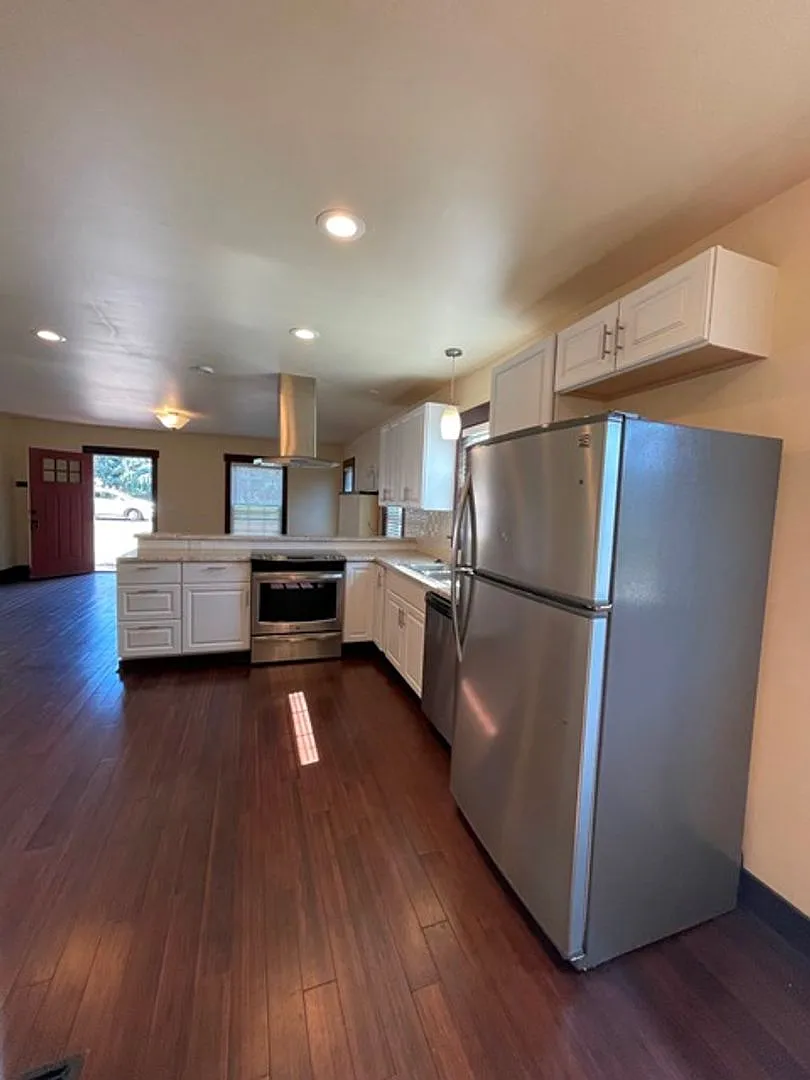 Great 2 bedroom duplex — Photo 3
