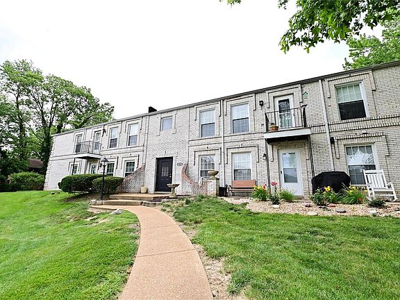2nd image of 4370 Chateau De Ville Dr APT G