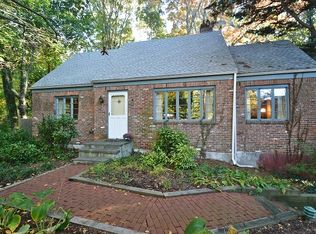 14 Winthrop Dr, Woodbury, NY 11797