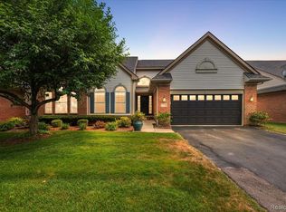 1735 Treyborne Cir, Walled Lake, MI 48390